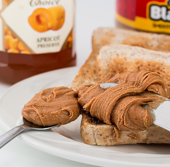 bread butter pickles jar sweet